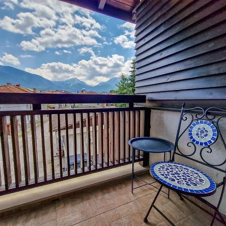 Pastels - 2bd In Trinity With Underground Parking By Flat Mаnager Apartment