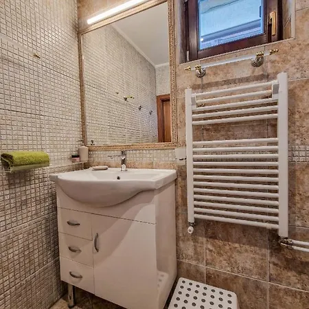 公寓 Pastels - 2bd In Trinity With Underground Parking By Flat Mаnager 班斯科