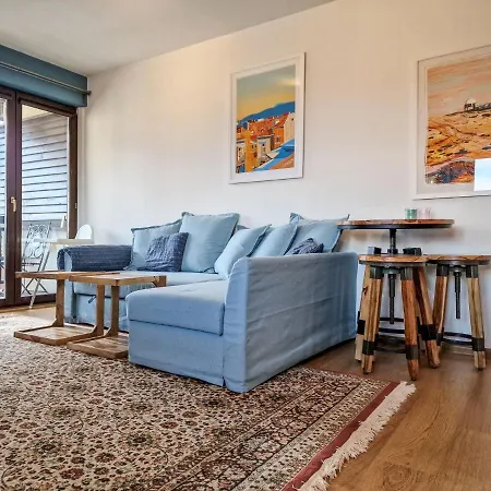 Pastels - 2bd In Trinity With Underground Parking By Flat Mаnager Apartment *