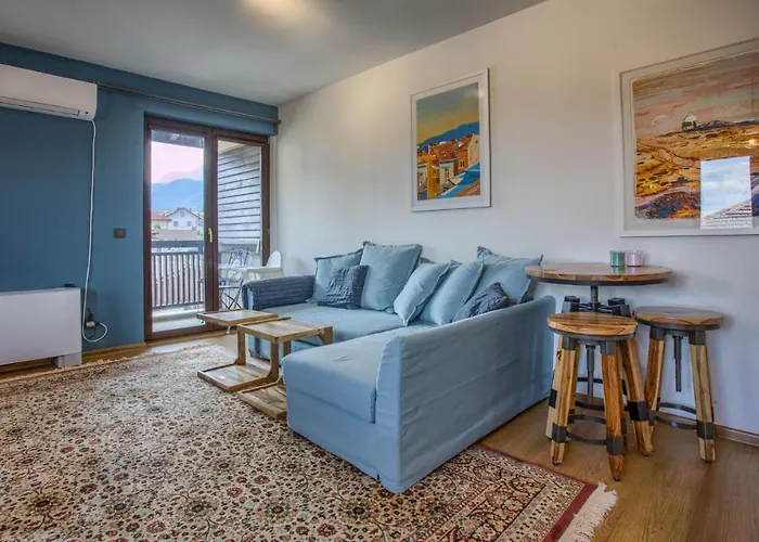 Lägenhet Pastels - 2bd In Trinity With Underground Parking By Flat Mаnager